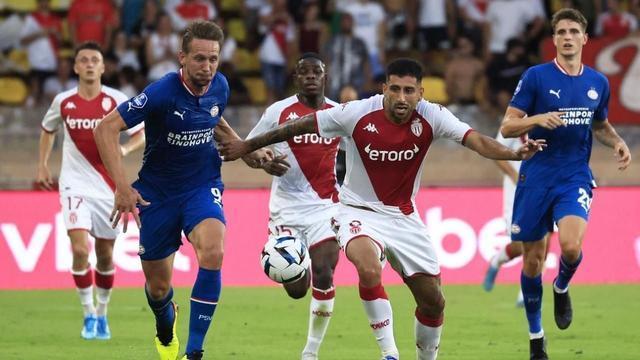 措手不及的 措手不及的