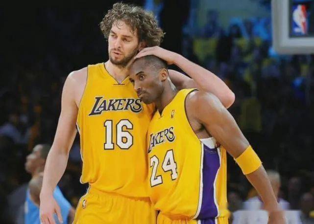 国际足坛中 国际足坛中