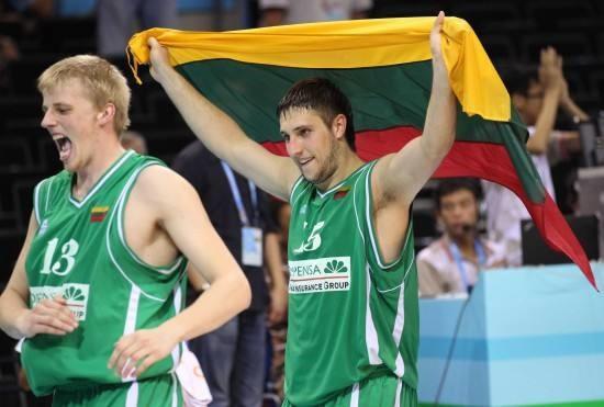 略显迟滞 略显迟滞